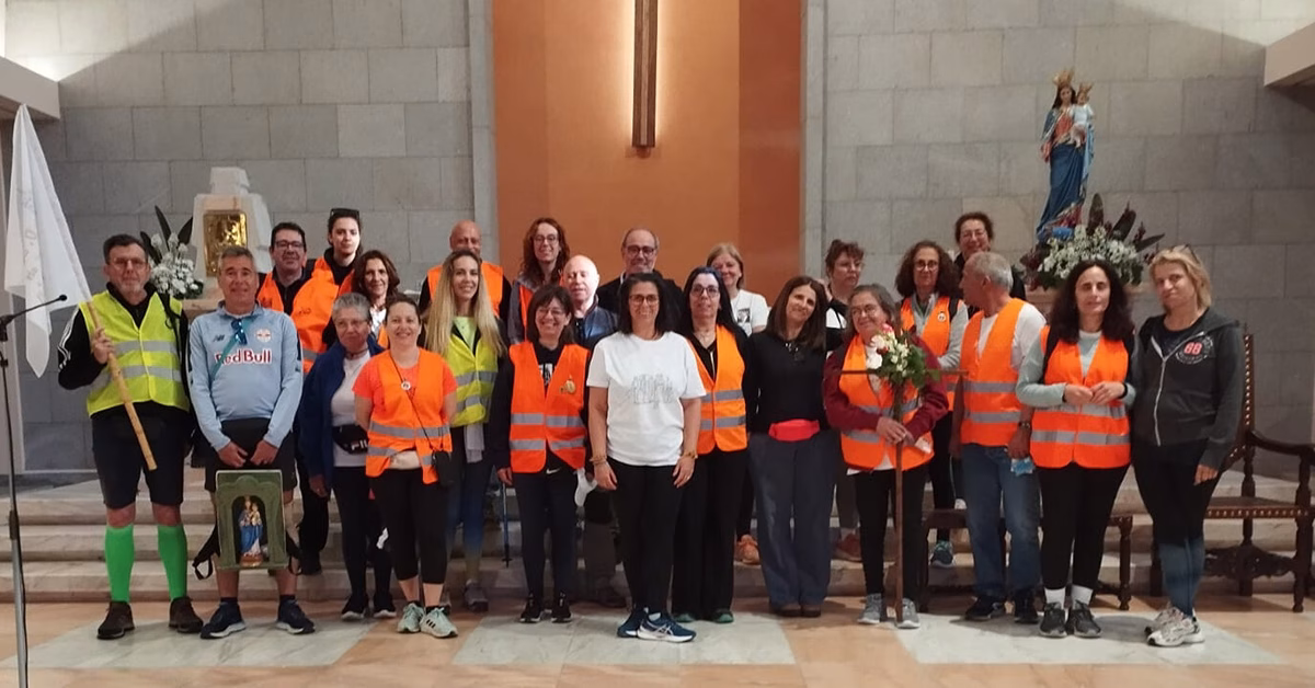Grupo dos Salesianos de Évora a caminho de Fátima