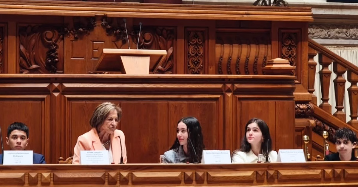 Parlamento dos Jovens final com Julieta Sampaio