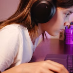 Estudo OCDE: O bem-estar de crianças e jovens e a era do digital bs610-pexels-jonathanborba-17771094.avif