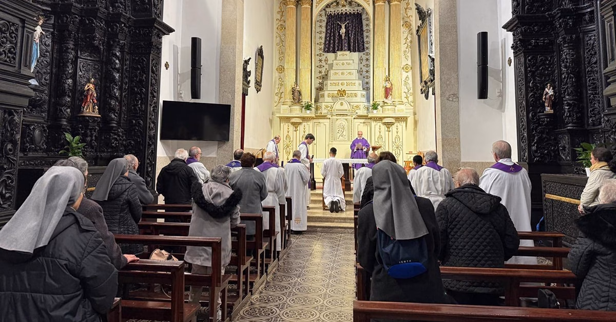 Salesianos, Filhas de Maria Auxiliadora e Voluntárias de Dom Bosco reunidos em retiro de preparação do Natal