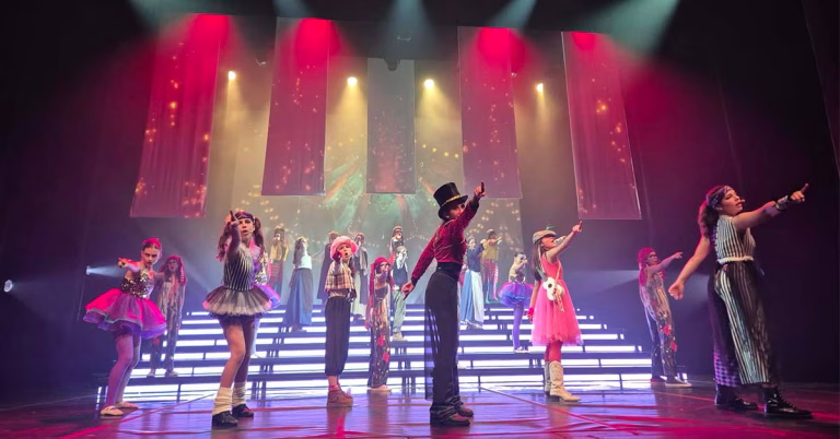 100 anos dos Salesianos de Évora: Musical Saltimbanco apresentado no Teatro Garcia de Resende