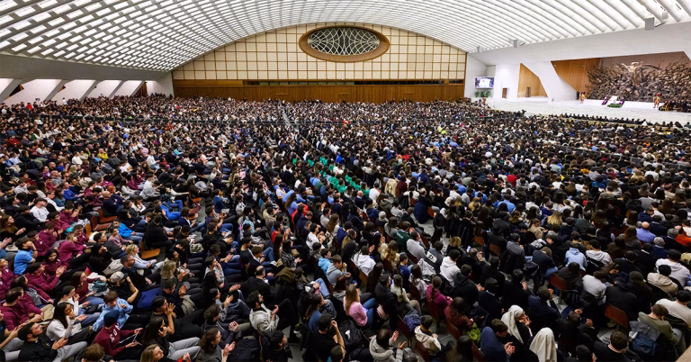 Encontro com adolescentes e jovens da Diocese de Roma: “Fomos feitos para a verdade”, lembra Leão XIV