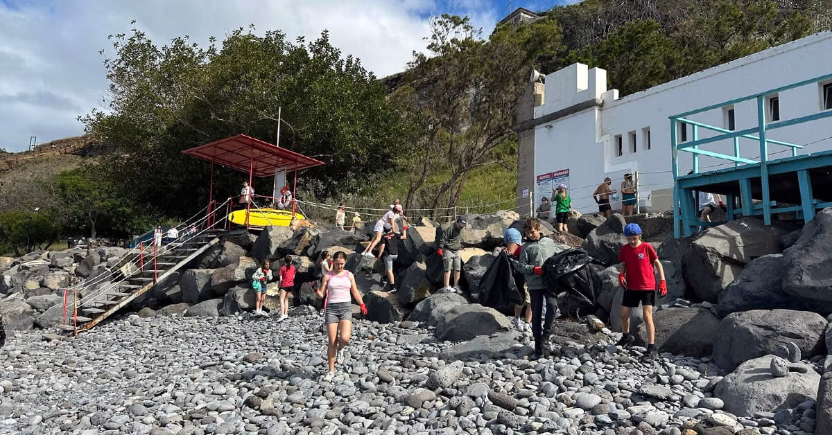 Salesianos do Funchal lançam iniciativa de limpeza na Praia Formosa