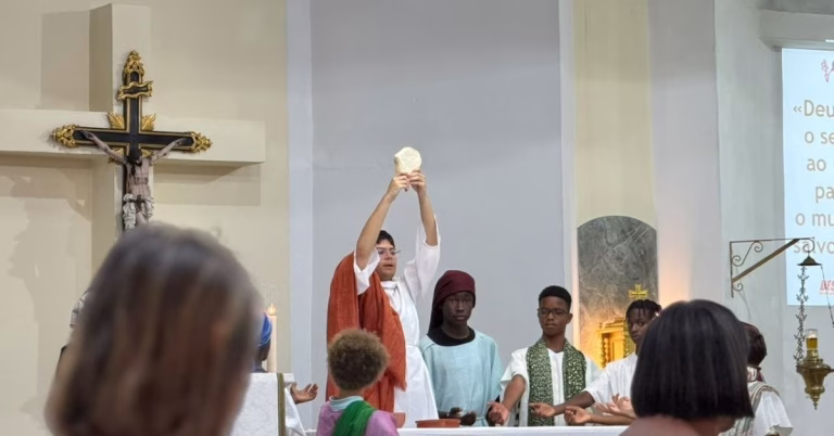 Jovens da Paróquia de São José apresentaram encenação sobre a Páscoa de Jesus