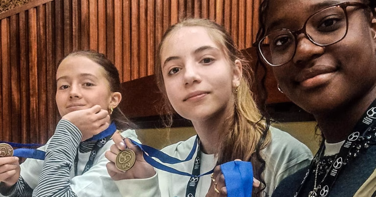 Alunas do Estoril conquistam Medalha de Bronze nas Olimpíadas de Química Júnior