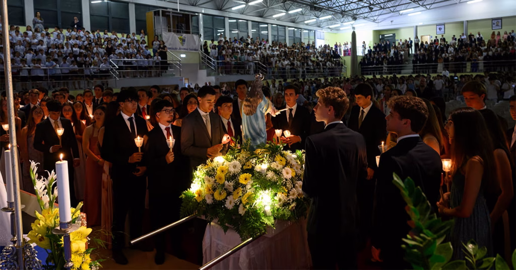 Centenas de alunos despedem-se da escola salesiana na Festa de Finalistas