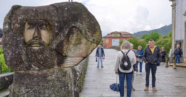 Peregrinos de Santiago de Compostela – Bom Caminho