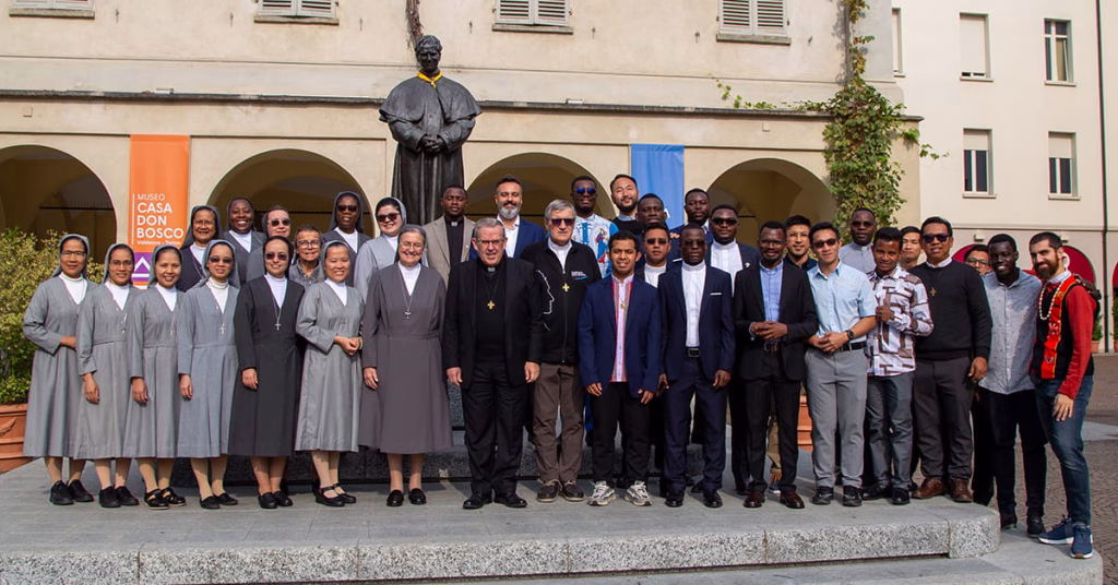 Partida emotiva de 28 religiosos para as Missões