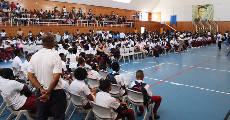 Centenas de alunos, professores e funcionários dos Salesianos de Cabo Verde assinalam início do ano